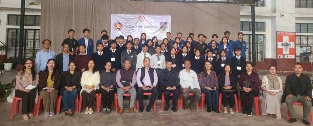 Dr. Vitsosie Vupru and Kelhikha Kenye with others during the launching of Litter Free Campus’ in Kohima on October 27. (Morung Photo)